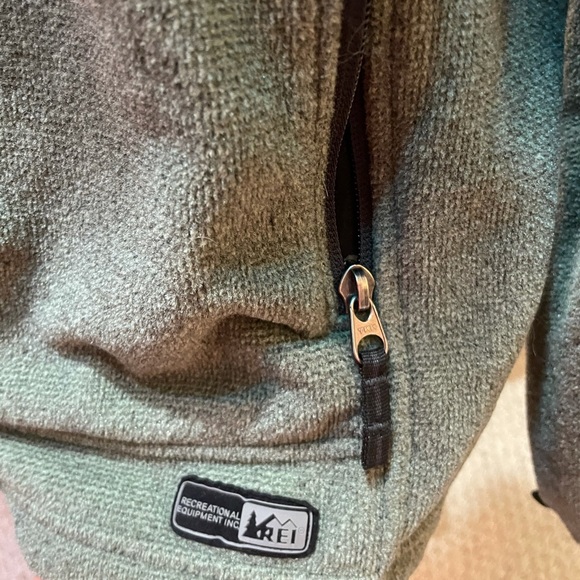 Large Fleece REI Jacket - Picture 4 of 7